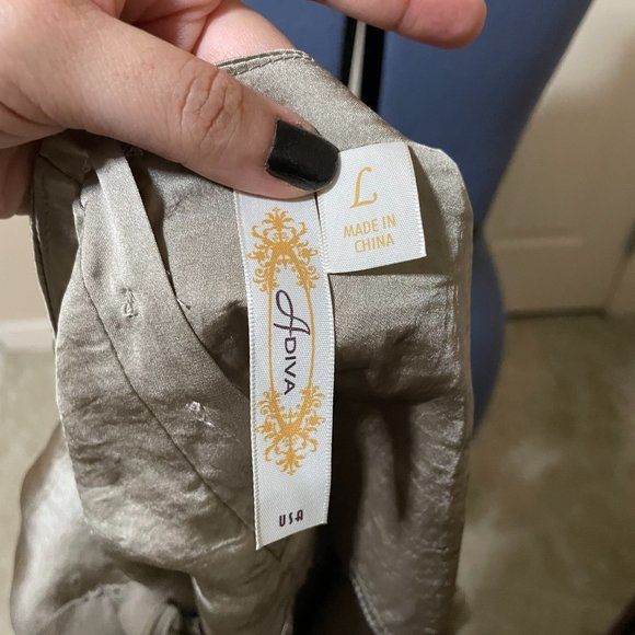 Elegant Sleeveless Gray Shirt - Picture 5 of 5